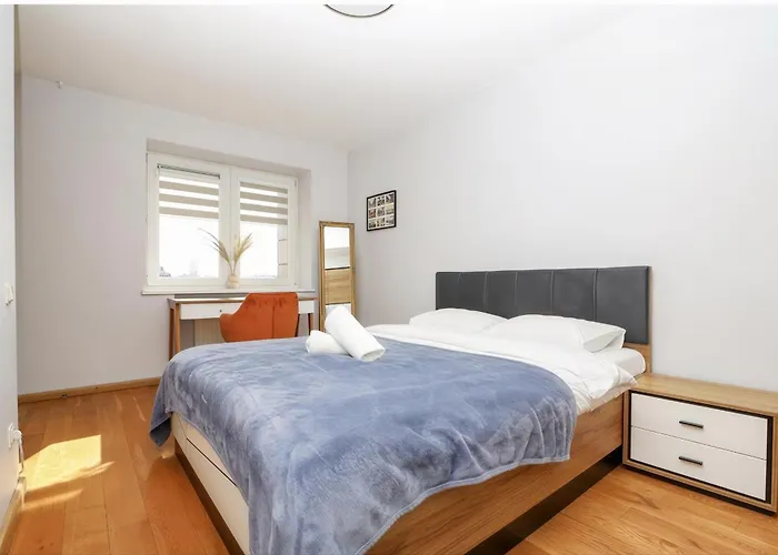 Np Center With River View *